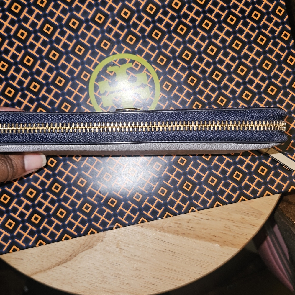 Tory Burch Blue and Gray Wallet with Gold Logo - Picture 6 of 8